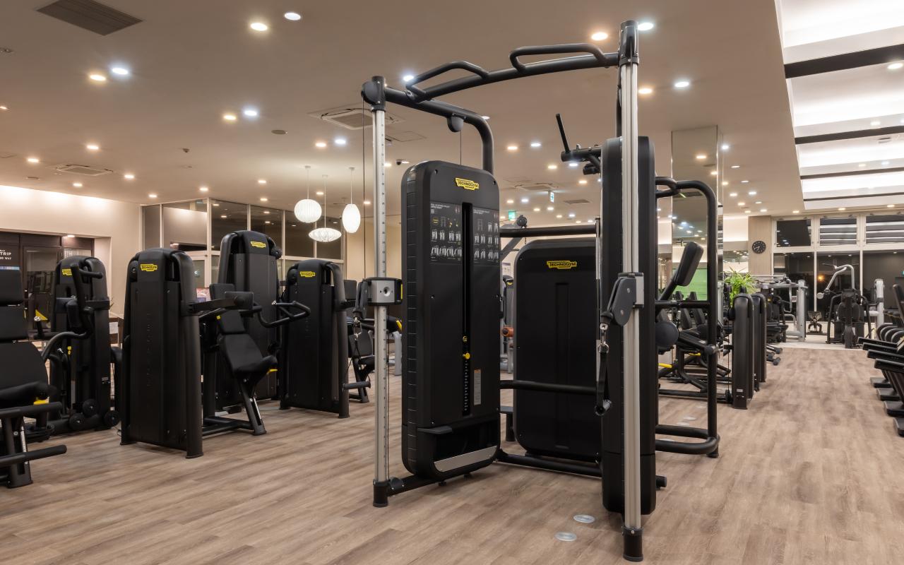 筋力トレーニングマシン