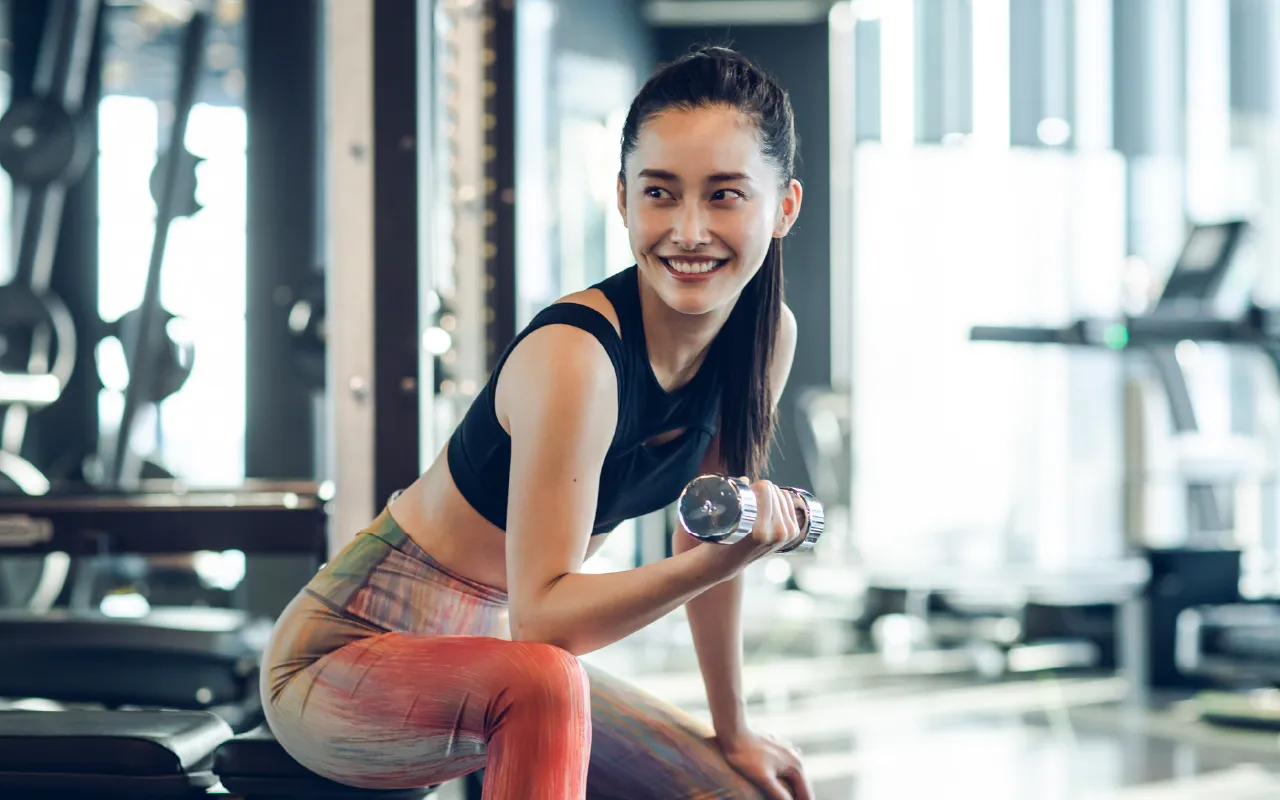 運動する女性